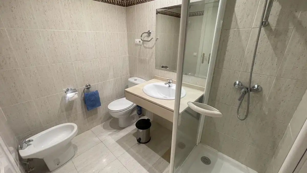 Baño de Ático en venta en Benahavís con Aire acondicionado, Terraza y Amueblado