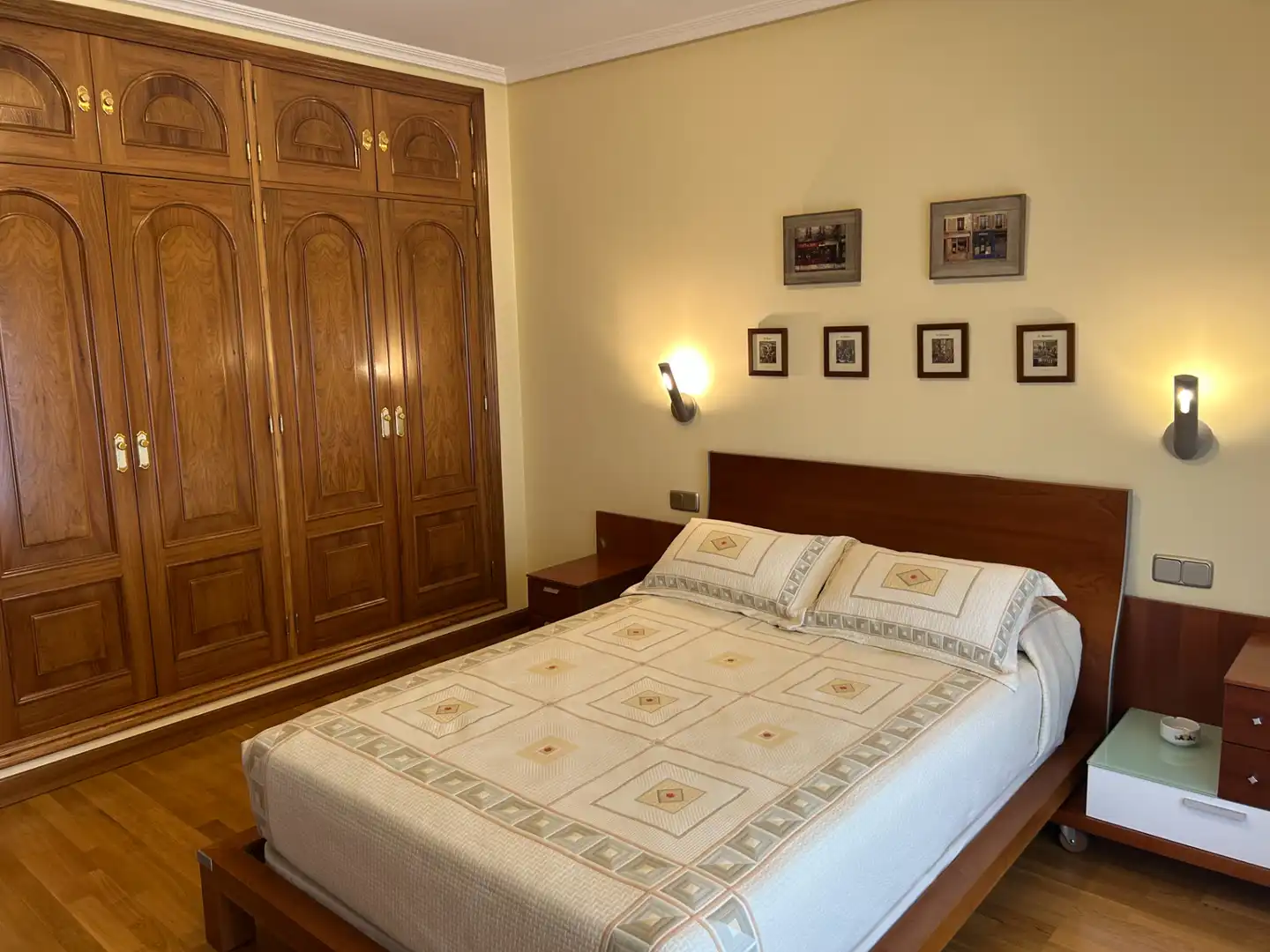 Dormitori de Casa o xalet en venda en Alcalá de Henares amb Aire condicionat, Calefacció i Jardí privat