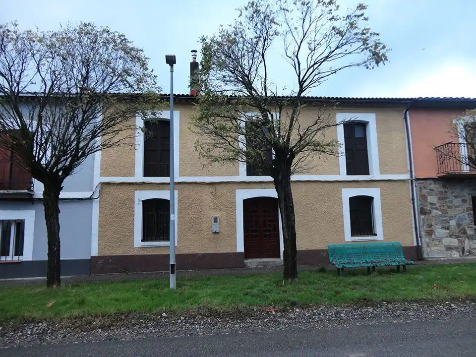 Vista exterior de Casa o xalet en venda en Hontoria del Pinar amb Calefacció