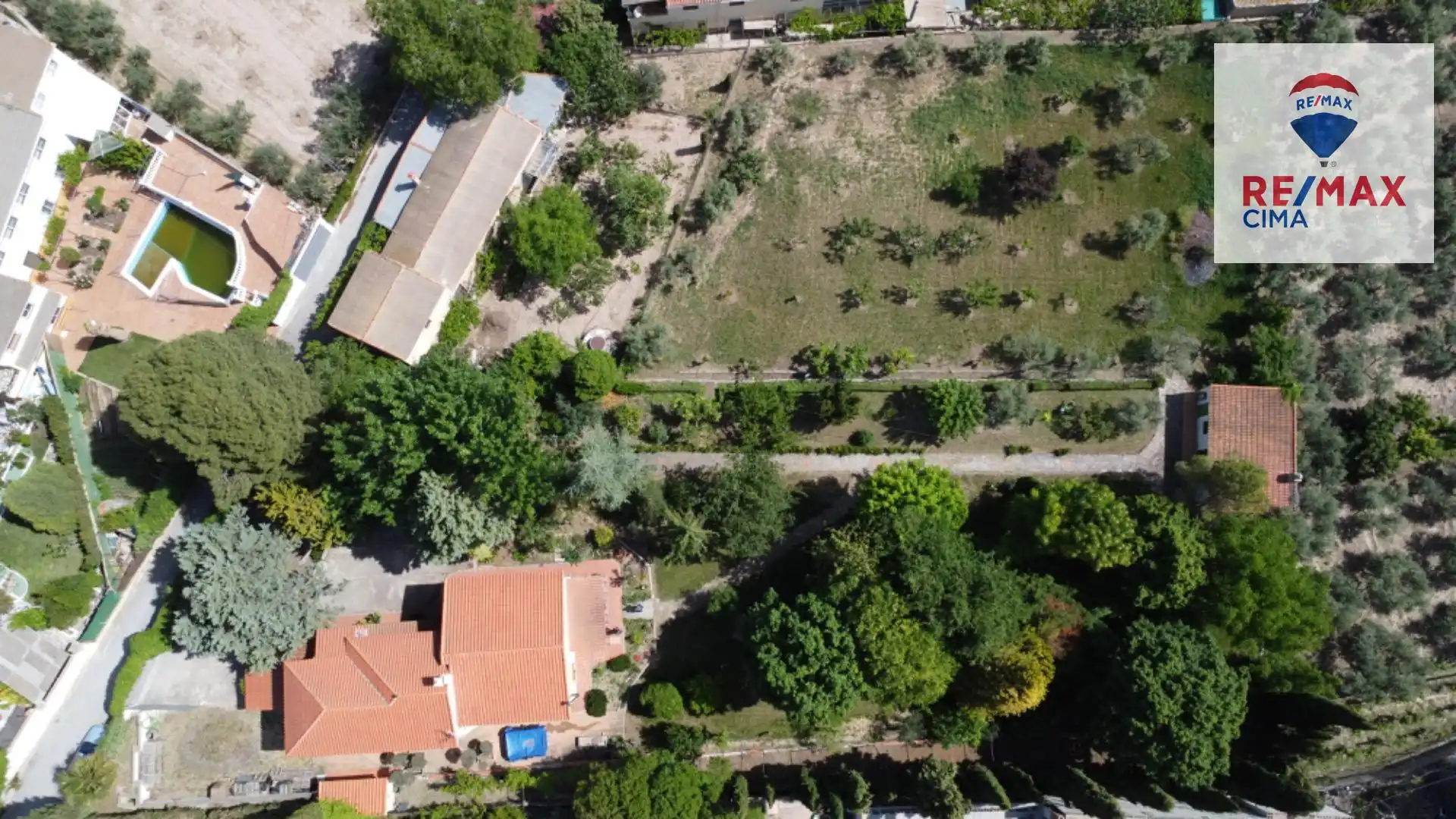 Casa o xalet en venda en Baza amb Aire condicionat, Calefacció i Jardí privat