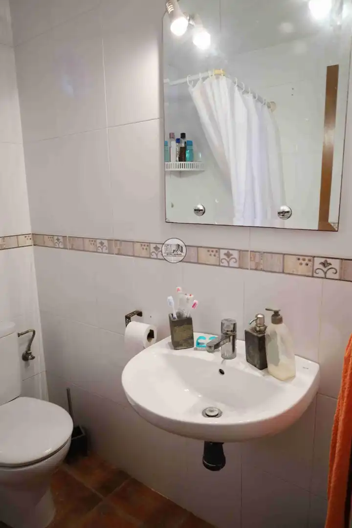 Bathroom of Houses for sale in Alcañiz