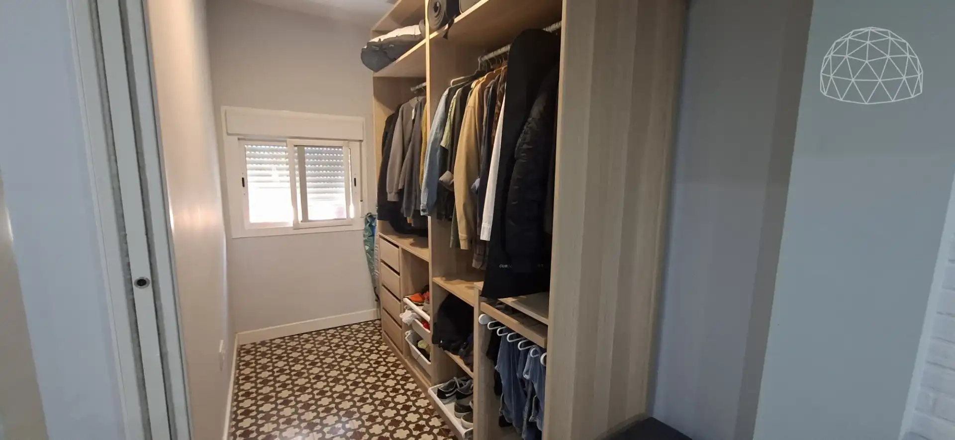 Flat for sale in Sevilla  with Air Conditioner