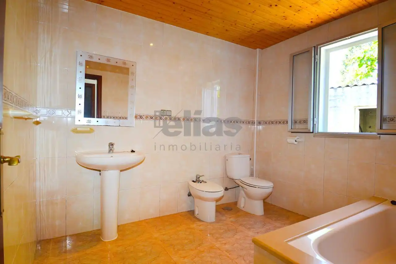 Casa con jardín en venta en Ponteceso, imagen 3