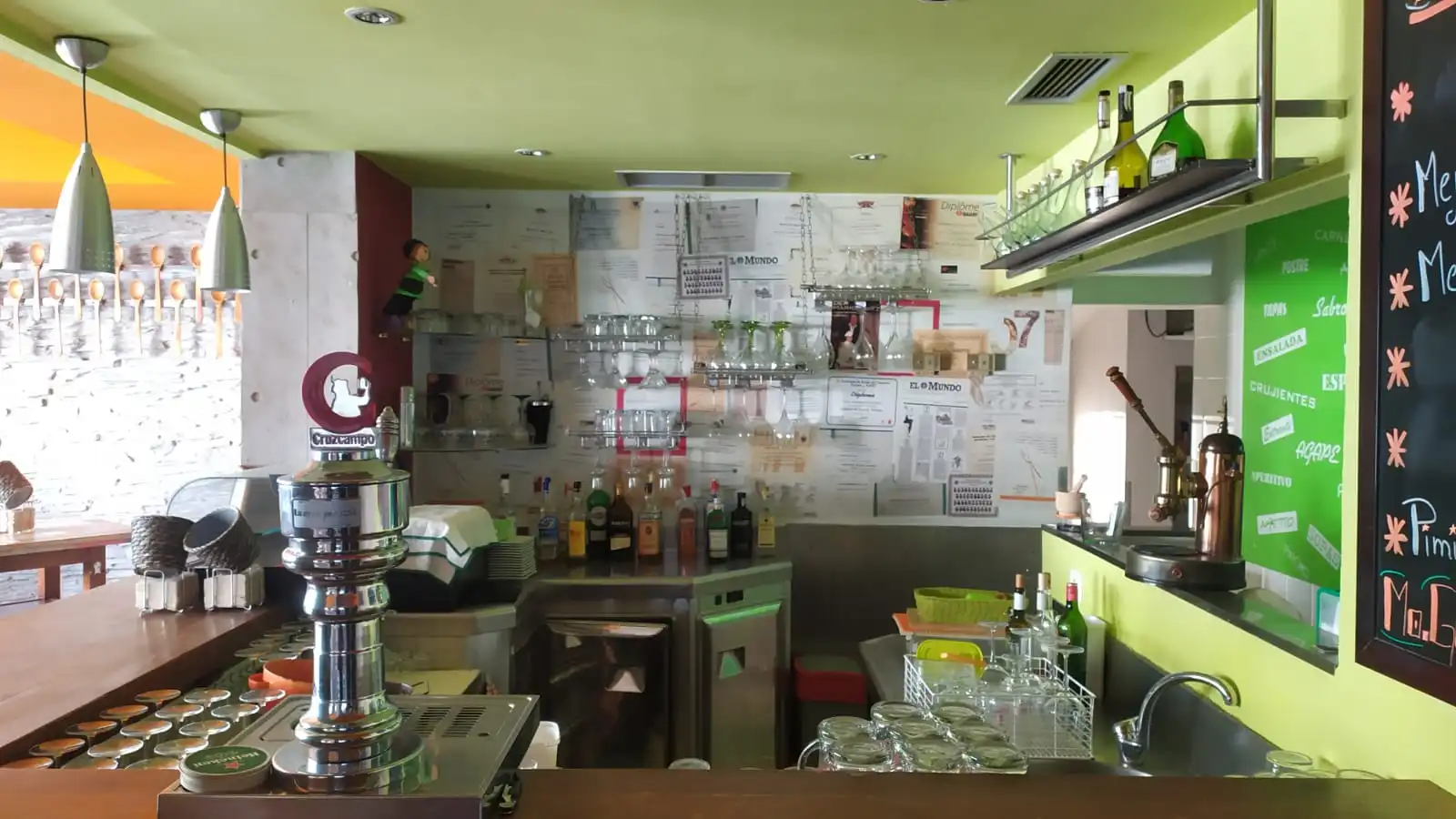 Geschaftsraum zur Miete in Nerja mit Klimaanlage, Heizung und Terrasse