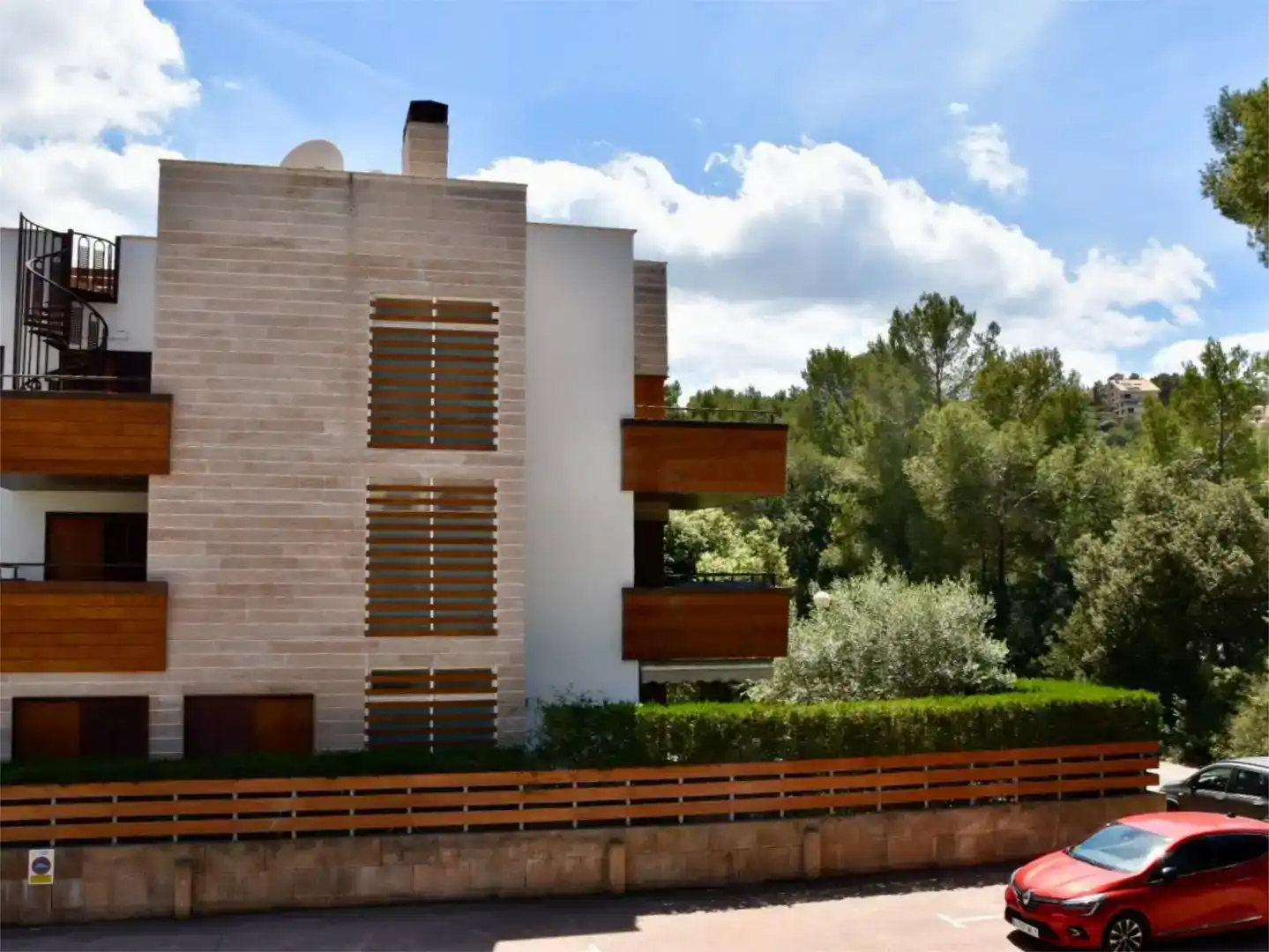 Vista exterior de Pis en venda en Pollença amb Aire condicionat, Jardí privat i Moblat