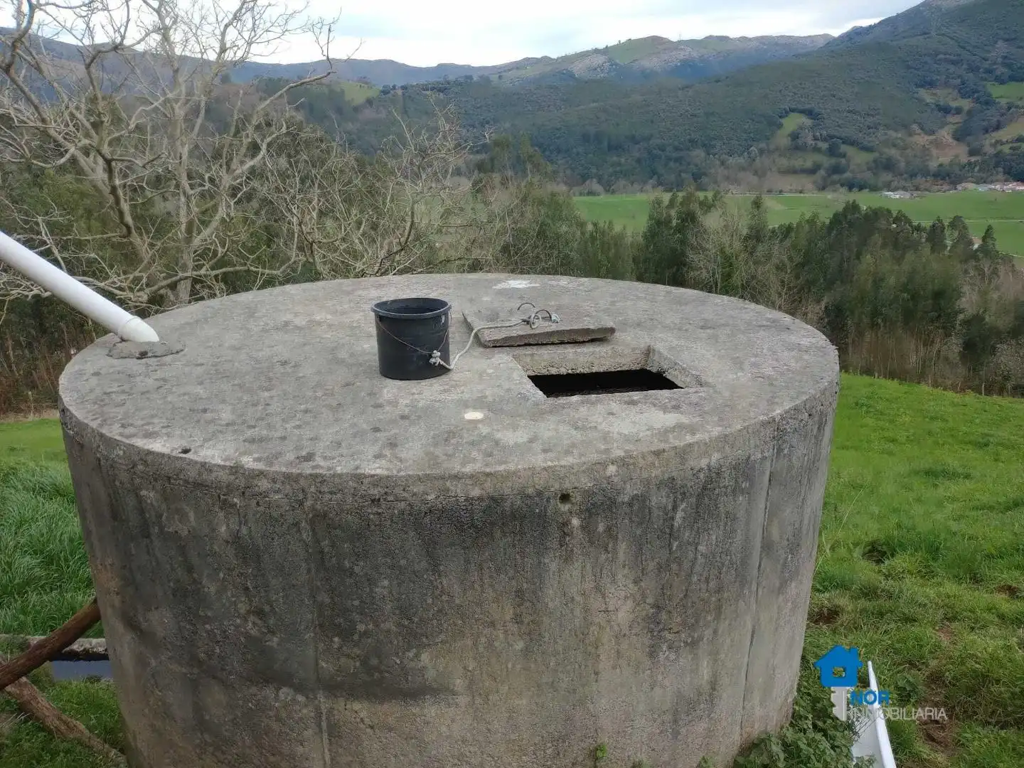 Vista exterior de Casa o xalet en venda en Rasines