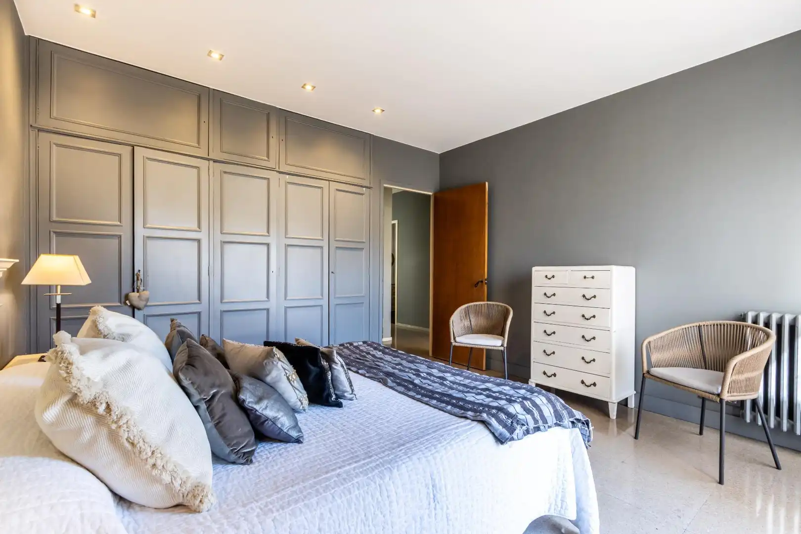 Habitación de Casa adosada en venta en Sabadell con Piscina comunitaria