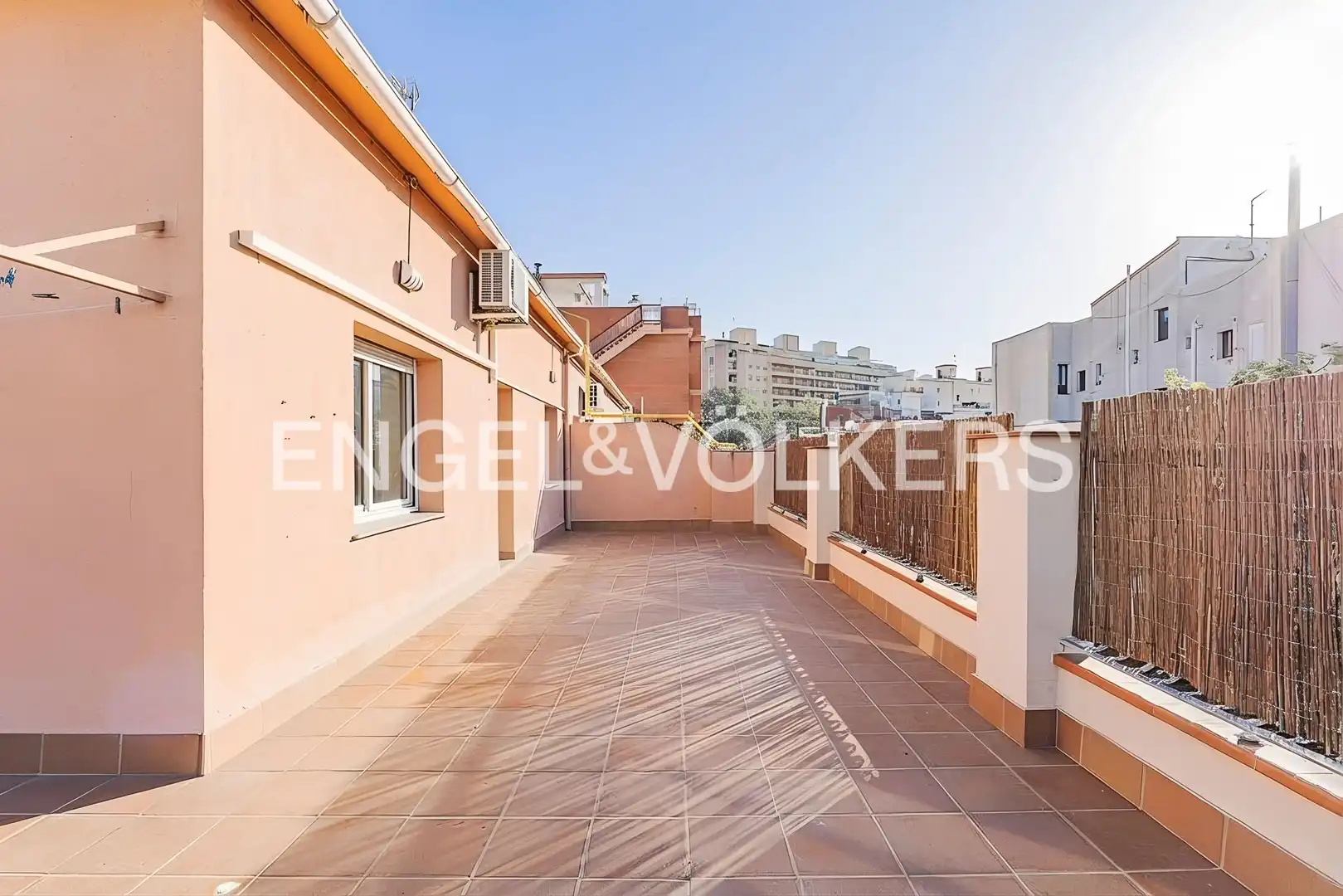 Terrasse von Dachboden zum Verkauf in Barcelona mit Klimaanlage, Heizung und Terrasse