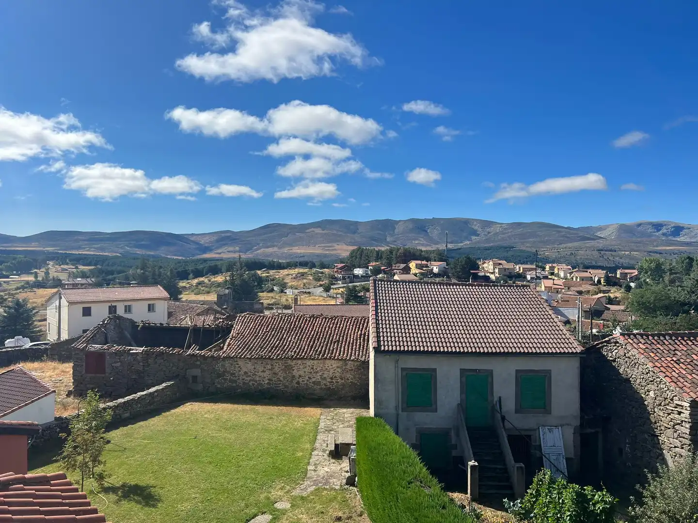 Vista exterior de Residencial en venta en Navarredonda de Gredos