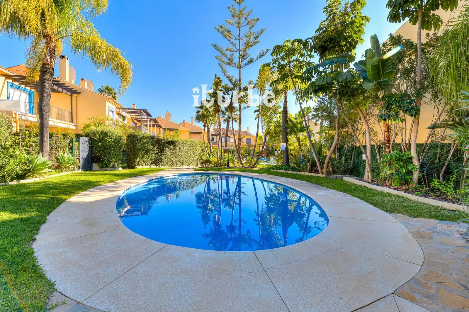 Casa adosada en venta en CL ANA DE AUSTRIA-PEPINA NOR 3, 108, Puerto Banús