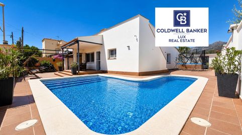 Casa en venta en Roses, en Mas Buscà, un barrio tranquilo donde la gente vive todo el año y desde donde se puede ir andando al cen