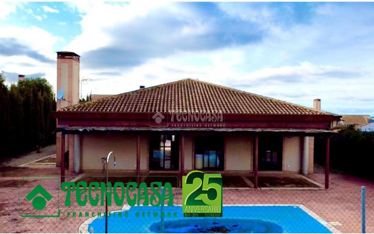 Jardí de Casa o xalet en venda en Layos amb Calefacció i Jardí privat