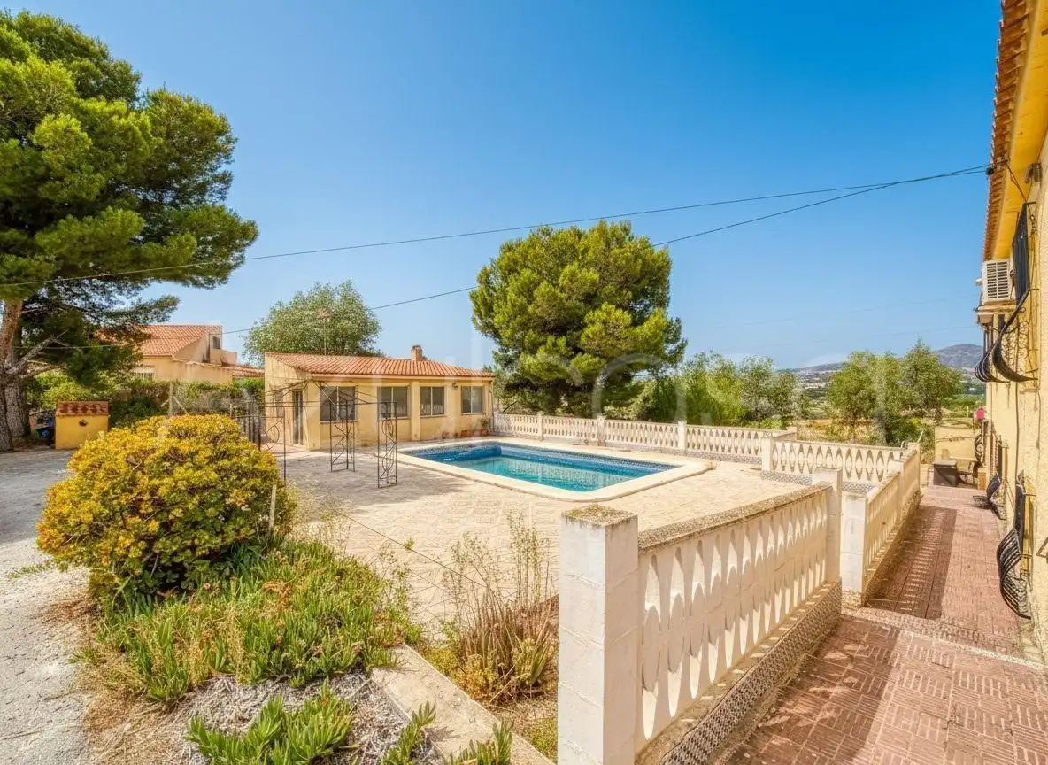 Vista exterior de Casa o xalet en venda en Alicante / Alacant amb Aire condicionat, Terrassa i Traster