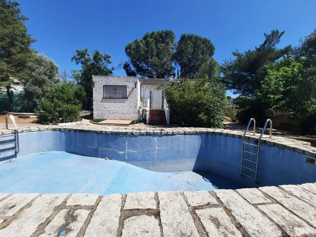 Schwimmbecken von Haus oder Chalet zum Verkauf in Escalona mit Heizung, Privatgarten und Abstellraum