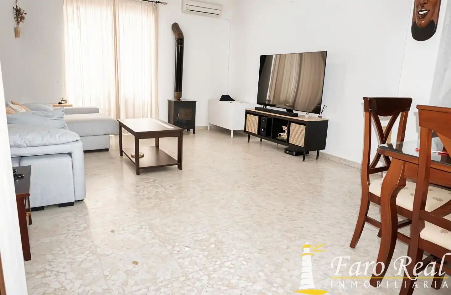 Sala d'estar de Finca rústica en venda en Sanlúcar de Barrameda amb Aire condicionat, Jardí privat i Terrassa