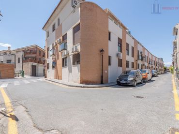 Appartamento con balcone in vendita a REINA MORA 10