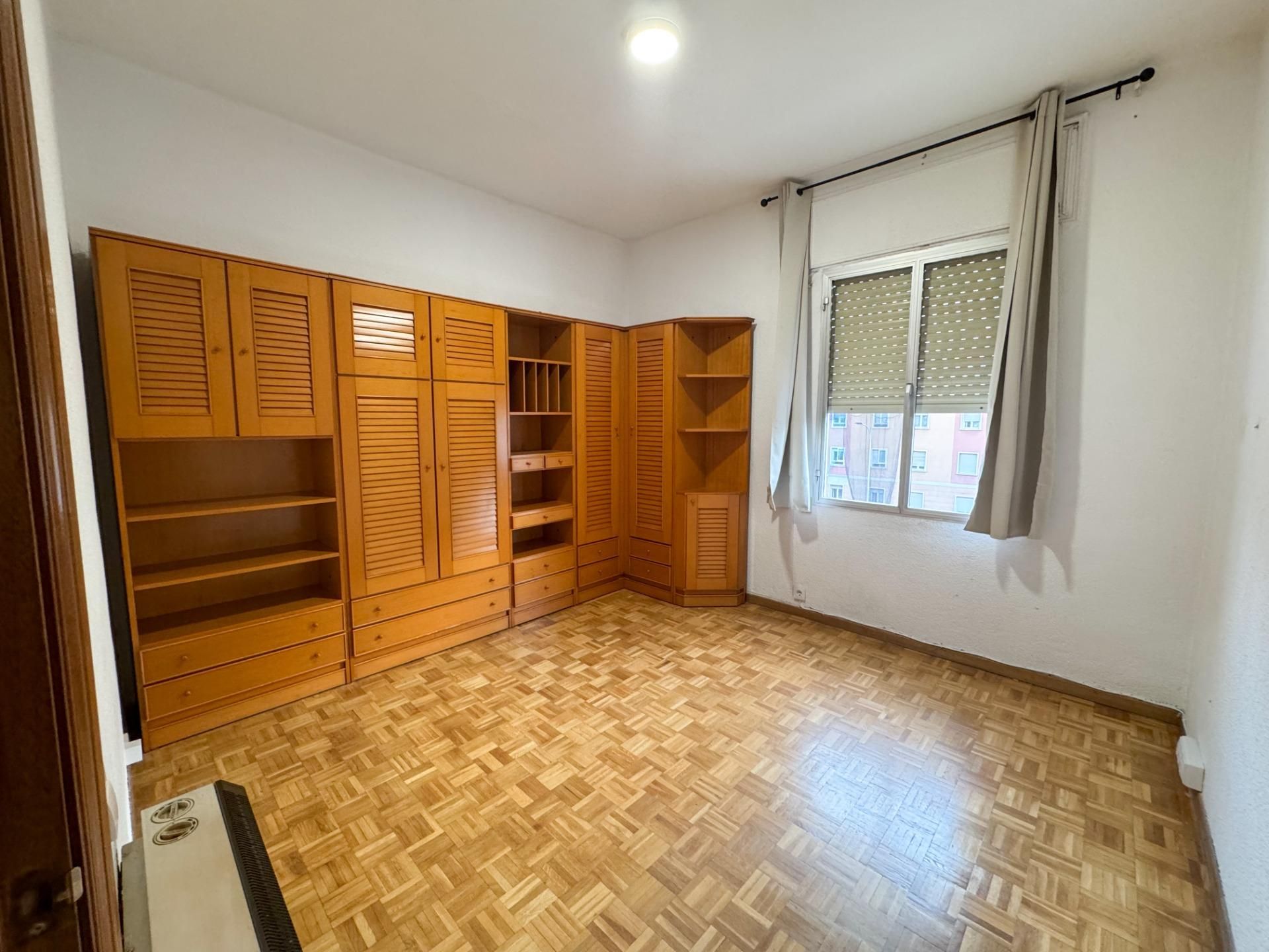 Bedroom of Apartment for sale in  Madrid Capital  with Heating and Parquet flooring