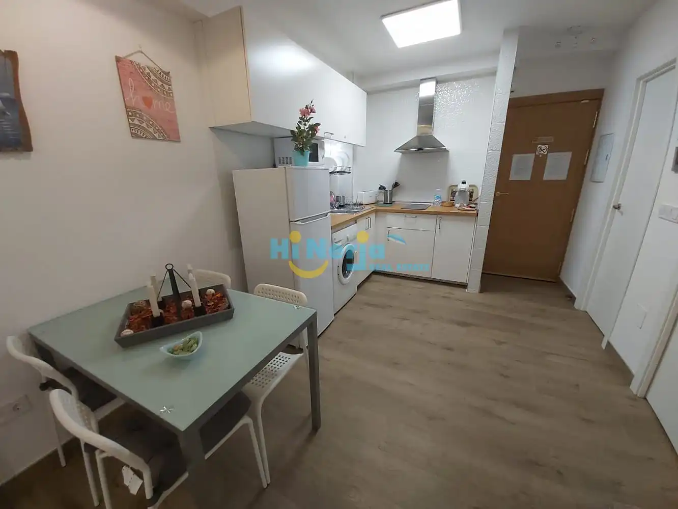Cuina de Apartament de lloguer en Nerja amb Aire condicionat, Calefacció i Moblat