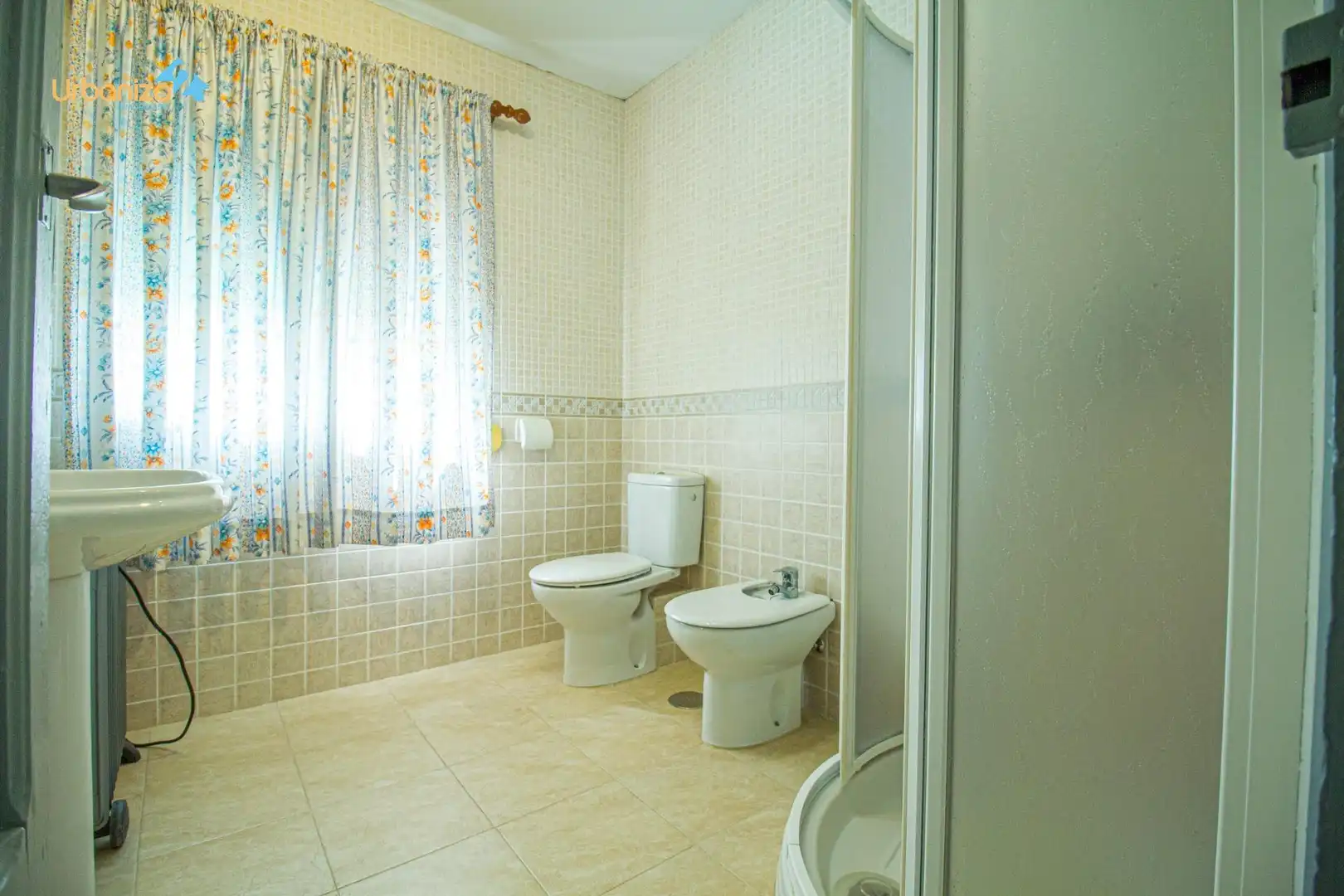 Baño de Casa adosada en venta en Badajoz con Aire acondicionado, Jardín privado y Terraza