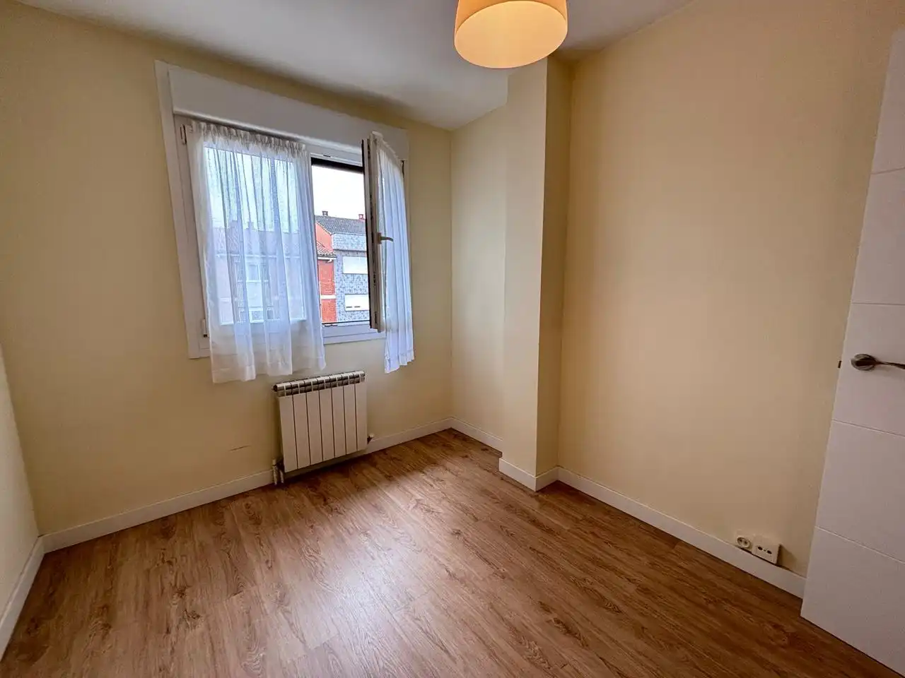 Schlafzimmer von Wohnung zur Miete in Gijón  mit Heizung und Möbliert