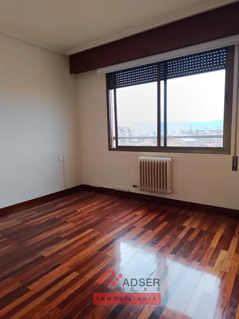 Habitación de Piso de alquiler en  Logroño con Calefacción, Parquet y Terraza