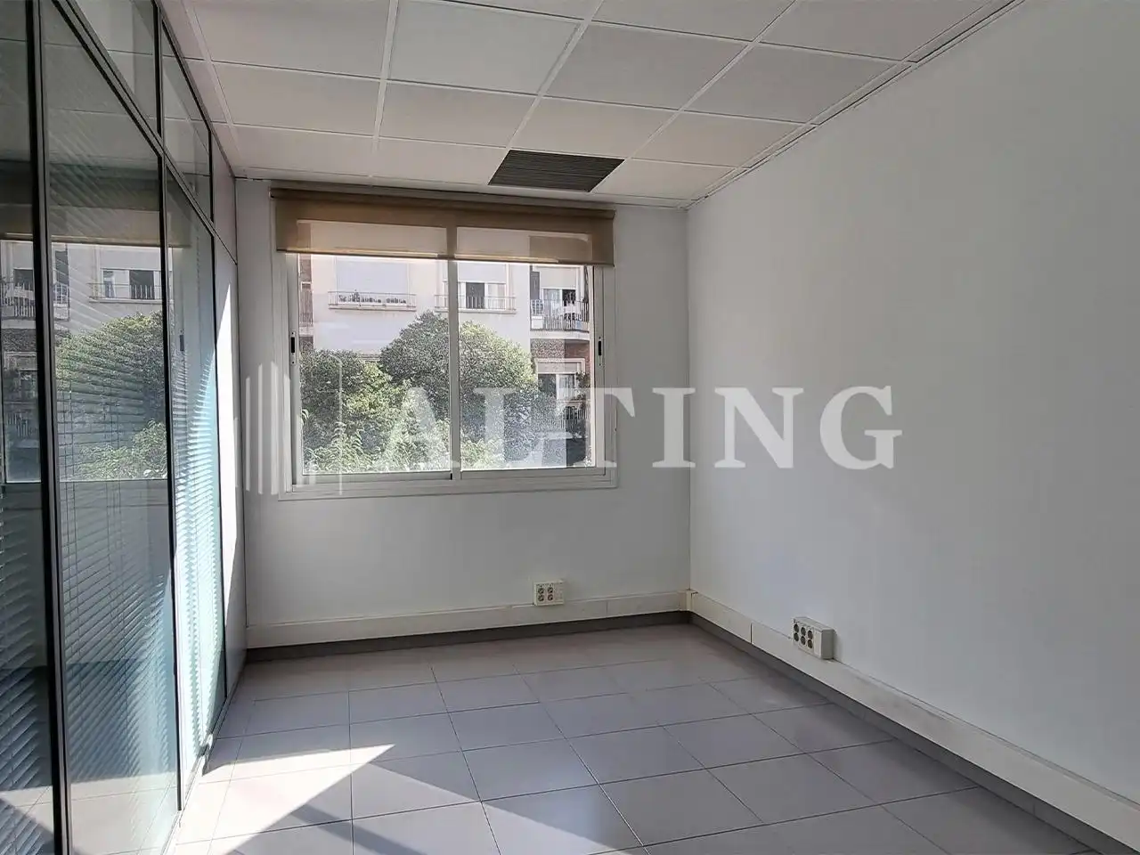 Office space with lift to rent in Entença, imagen 11