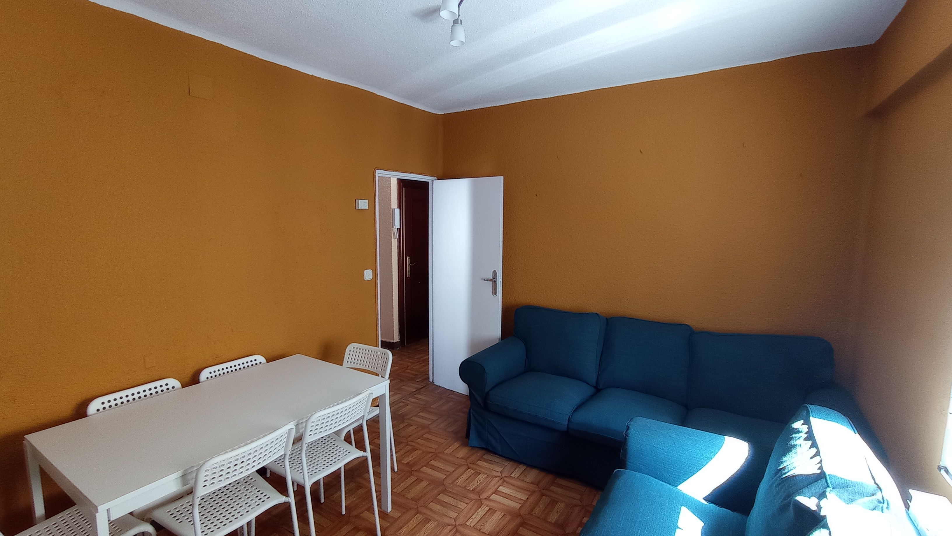 Sala d'estar de Pis en venda en Salamanca Capital amb Calefacció, Forn i Rentadora