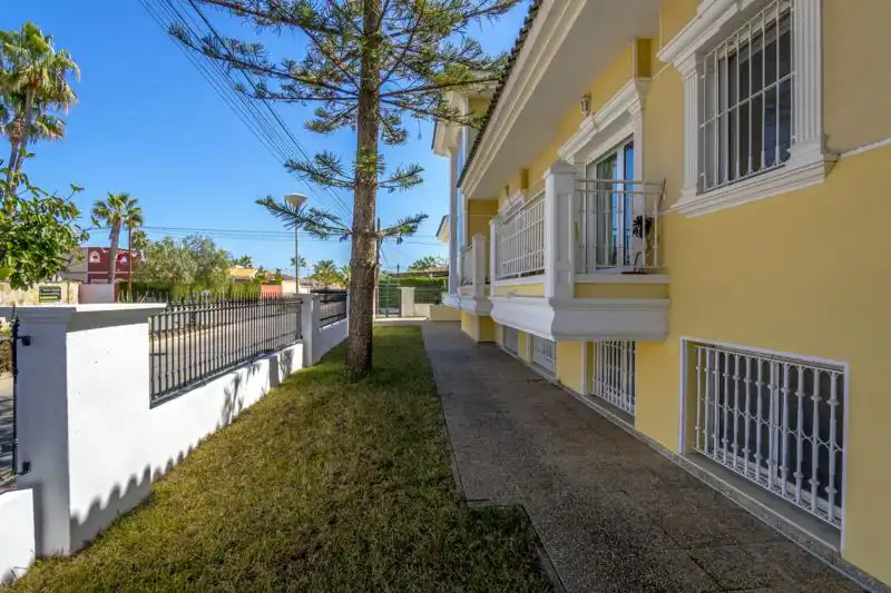 Chalet con terraza en venta en Avenida Miguel de Unamuno 17, imagen 5