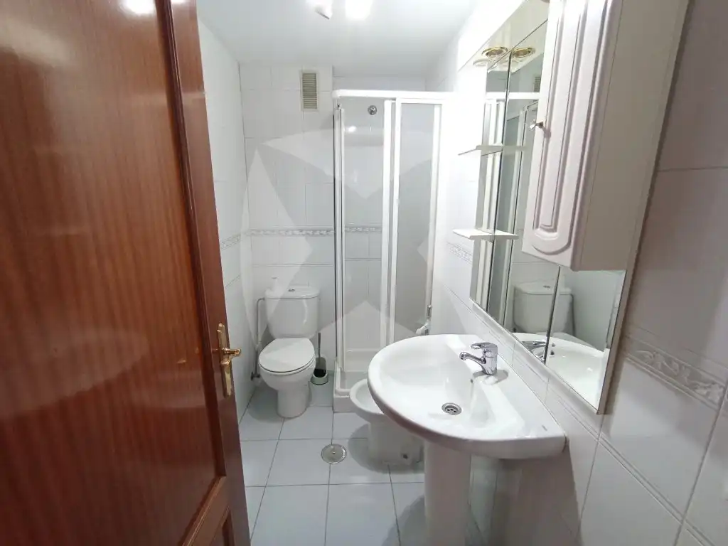Baño de Piso de alquiler en Badajoz con Aire acondicionado, Terraza y Amueblado