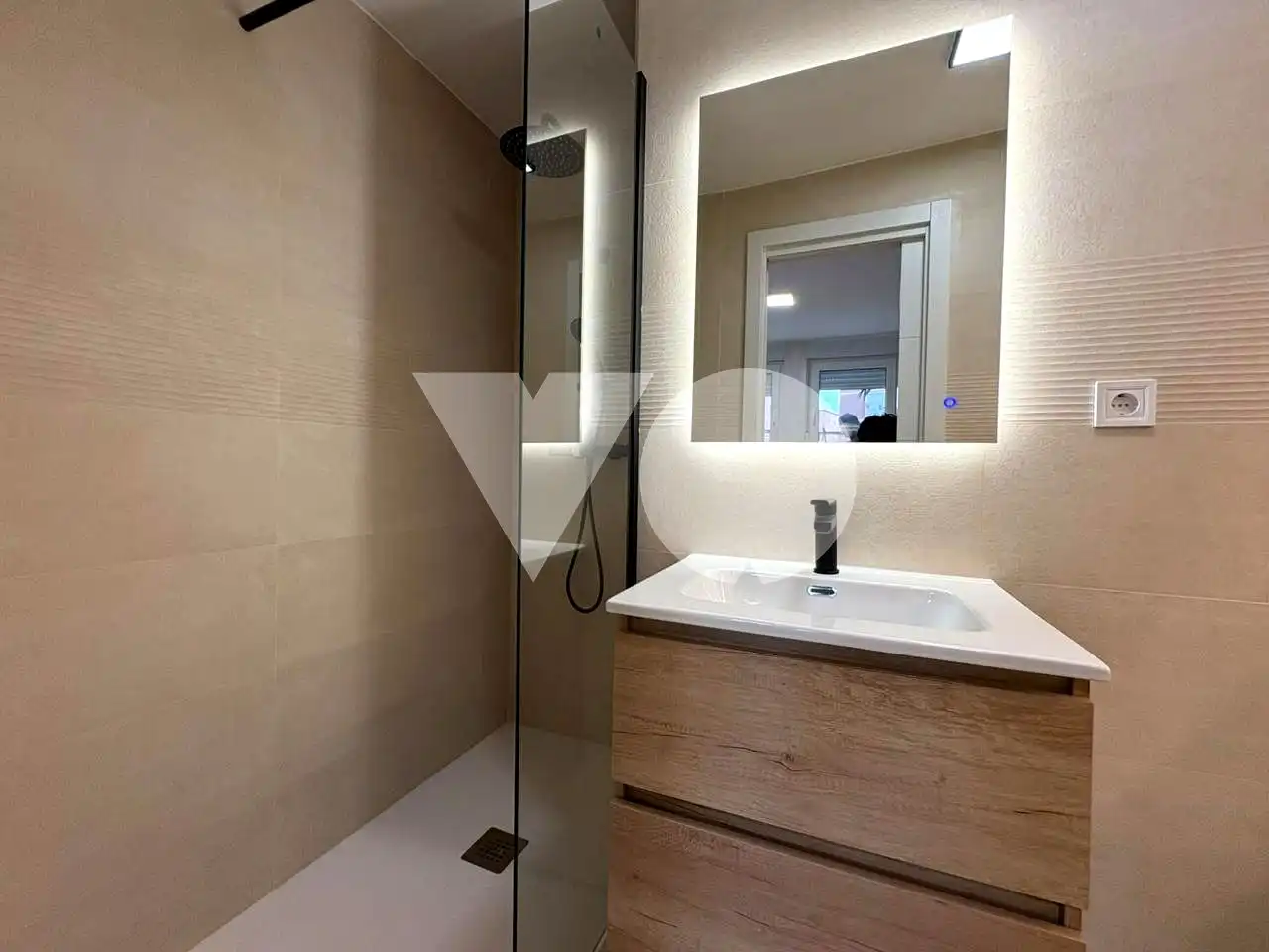 Bathroom of Ground floor for sale in Ciudad Lineal