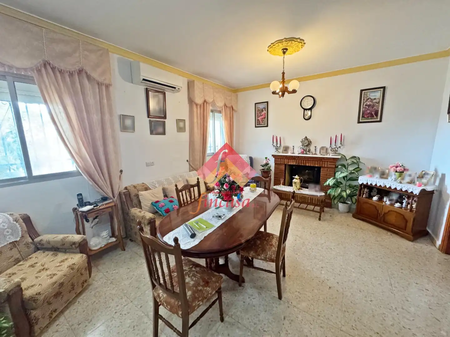 Sala de estar de Finca rústica en venta en Arriate con Calefacción y Jardín privado