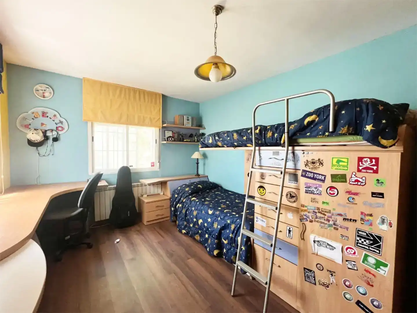 Dormitori de Casa o xalet en venda en Villanueva del Pardillo amb Aire condicionat, Jardí privat i Parquet