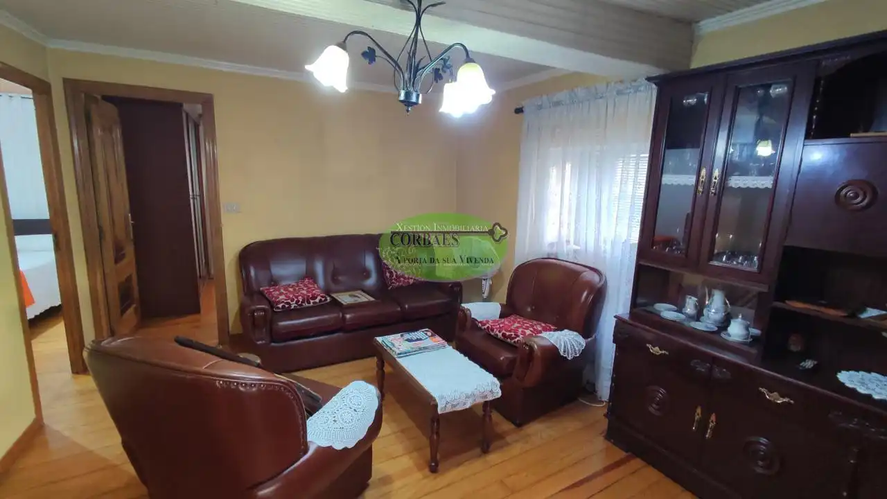 Sala d'estar de Casa o xalet en venda en O Carballiño   amb Jardí privat, Terrassa i Moblat