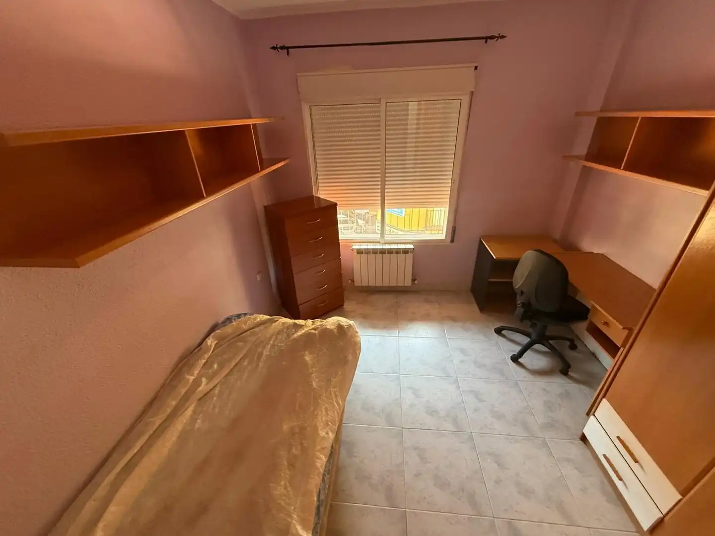 Bedroom of Flat for rent in Cáceres  with Heating, Furnished and Balcony