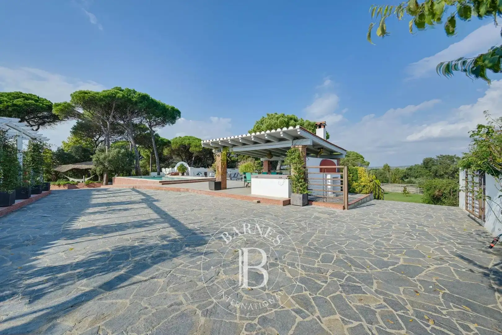 Country homes for sale in Montbarbat