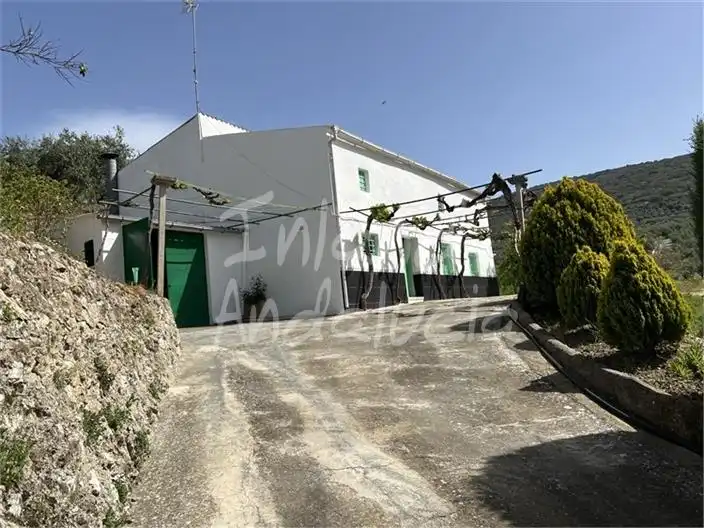 Casa rústica en venda a Castillo de Locubín