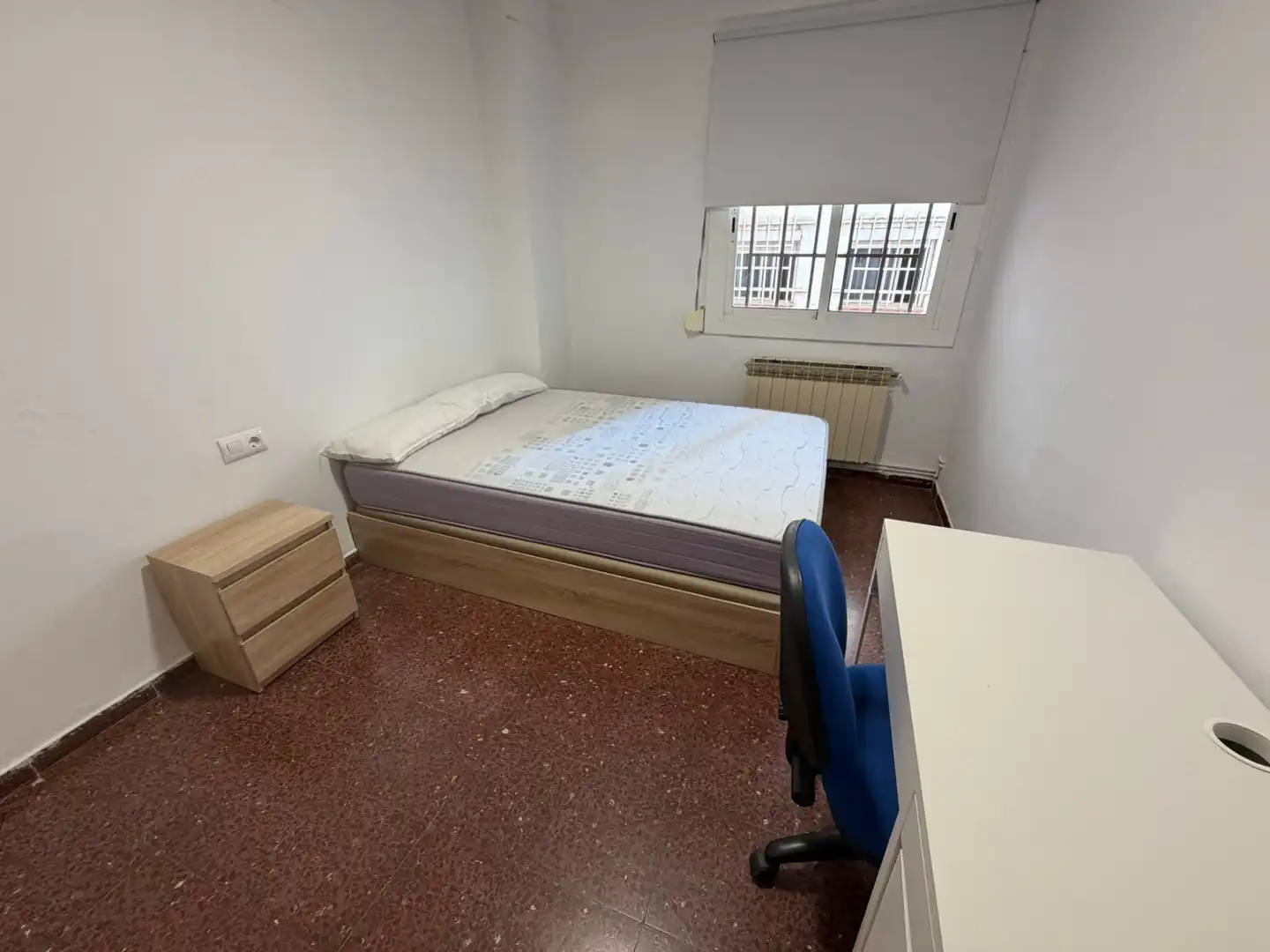 Flat for rent in Gran Passeig de Ronda, Instituts - Universitat