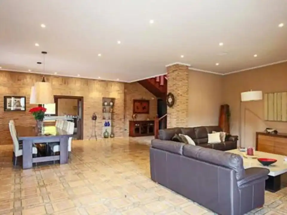 Country house zum Verkauf in Las Rotas / Les Rotes