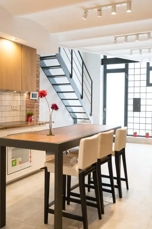 Comedor de Dúplex de alquiler en Barcelona con Aire acondicionado, Terraza y Amueblado