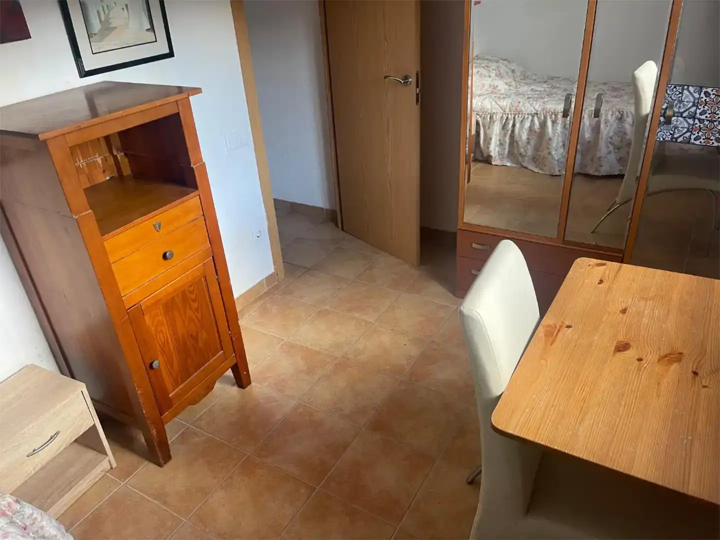 Habitación de Casa o chalet para compartir en Canyelles con Jardín privado y Amueblado