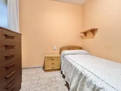 Habitación de Piso de alquiler en Terrassa con Aire acondicionado, Calefacción y Terraza