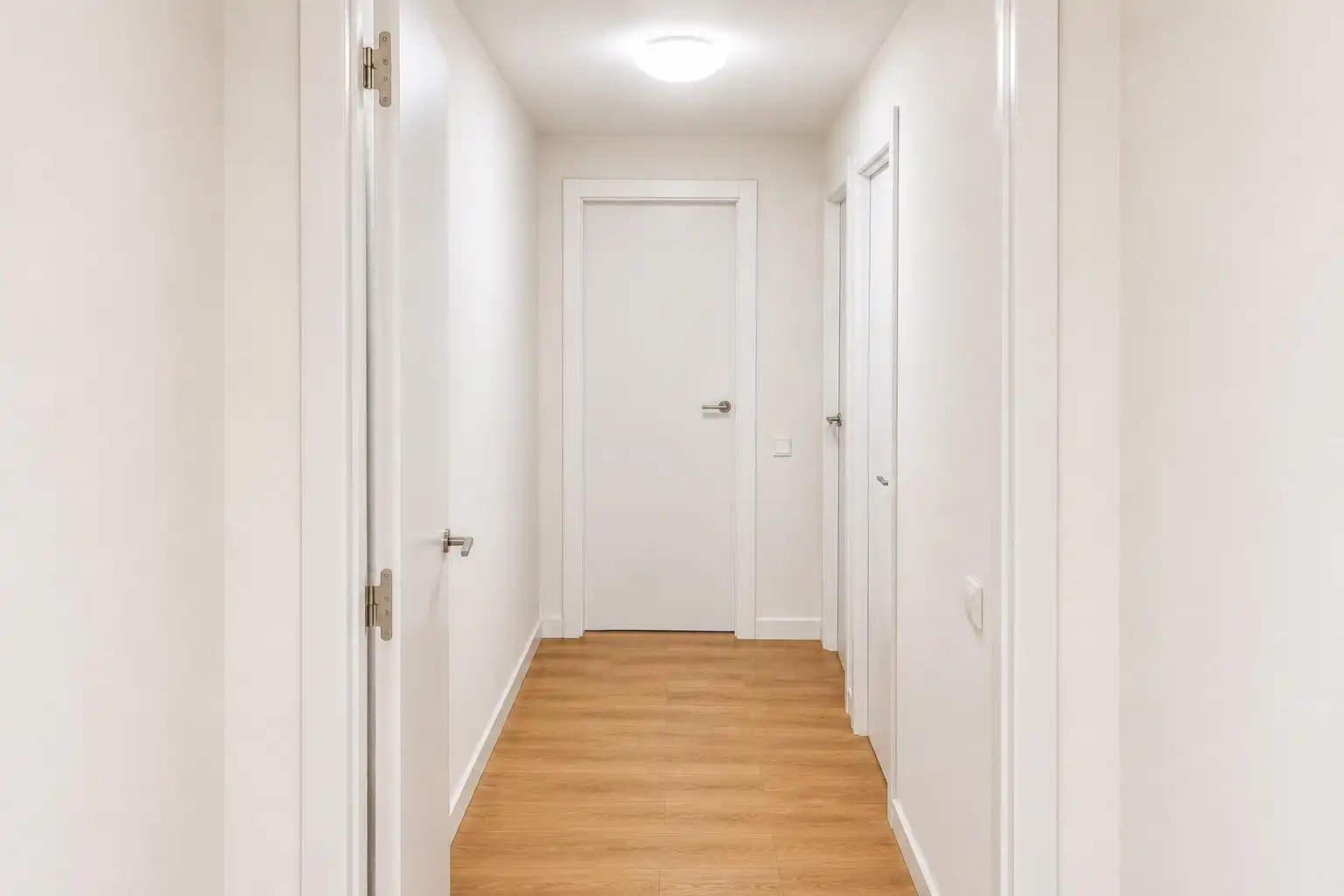Wohnung zum Verkauf in Tomares mit Klimaanlage, Parkett und Terrasse