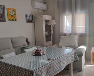 Sala d'estar de Pis en venda en Pedro Abad amb Aire condicionat, Terrassa i Balcó