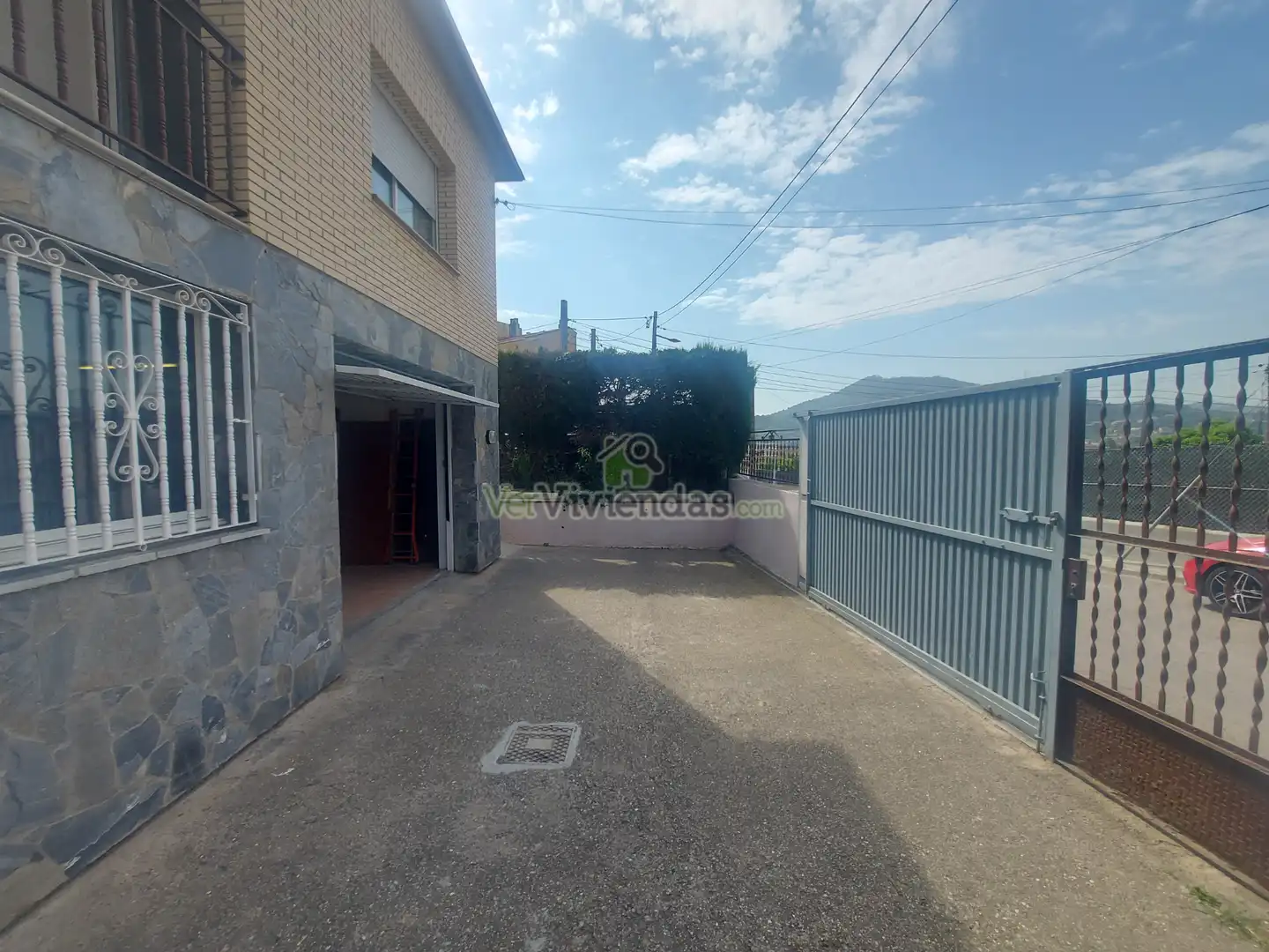 Parking of Houses for sale in Sant Vicenç Dels Horts  with Air Conditioner, Heating and Private garden