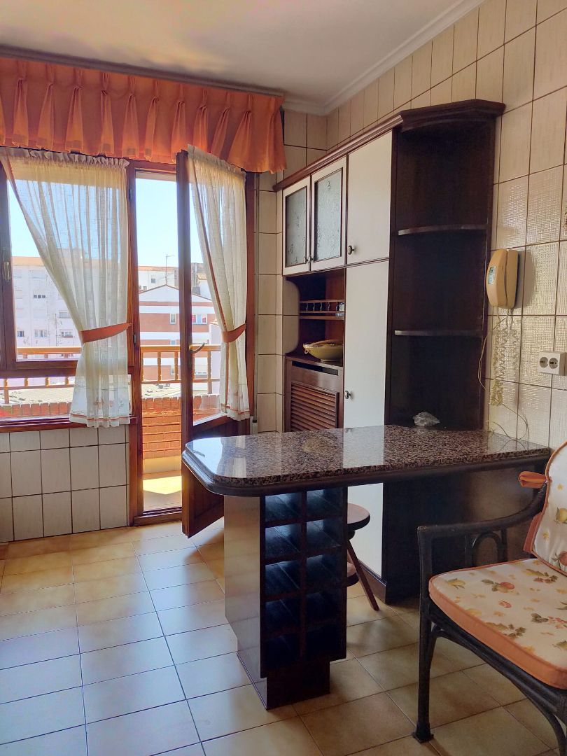 Kitchen of Flat to rent in Avilés  with Heating, Parquet flooring and Terrace