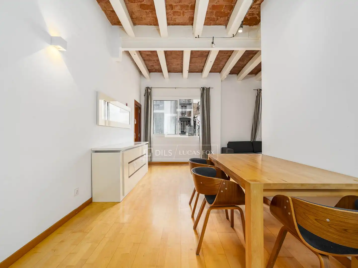Außenansicht von Wohnung zum Verkauf in Barcelona mit Klimaanlage und Heizung