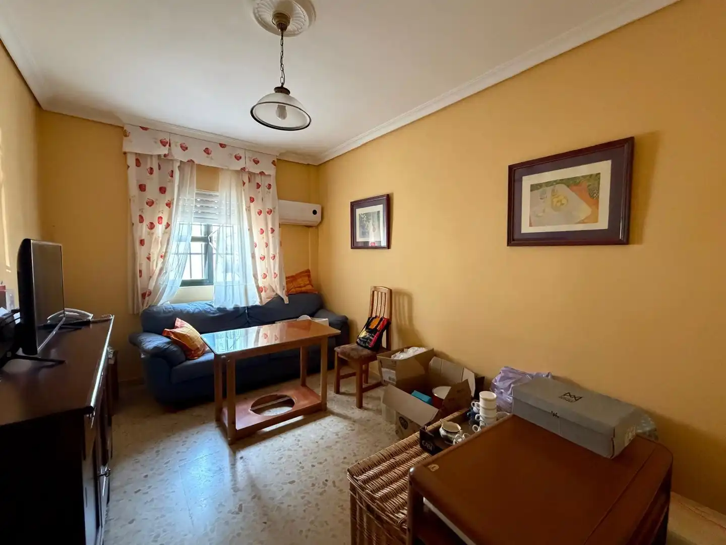 Wohnzimmer von Einfamilien-Reihenhaus zum Verkauf in Mairena del Aljarafe