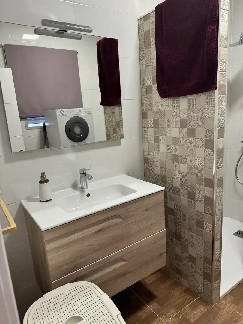 Bathroom of Flat for rent in Los Barrios  with Furnished