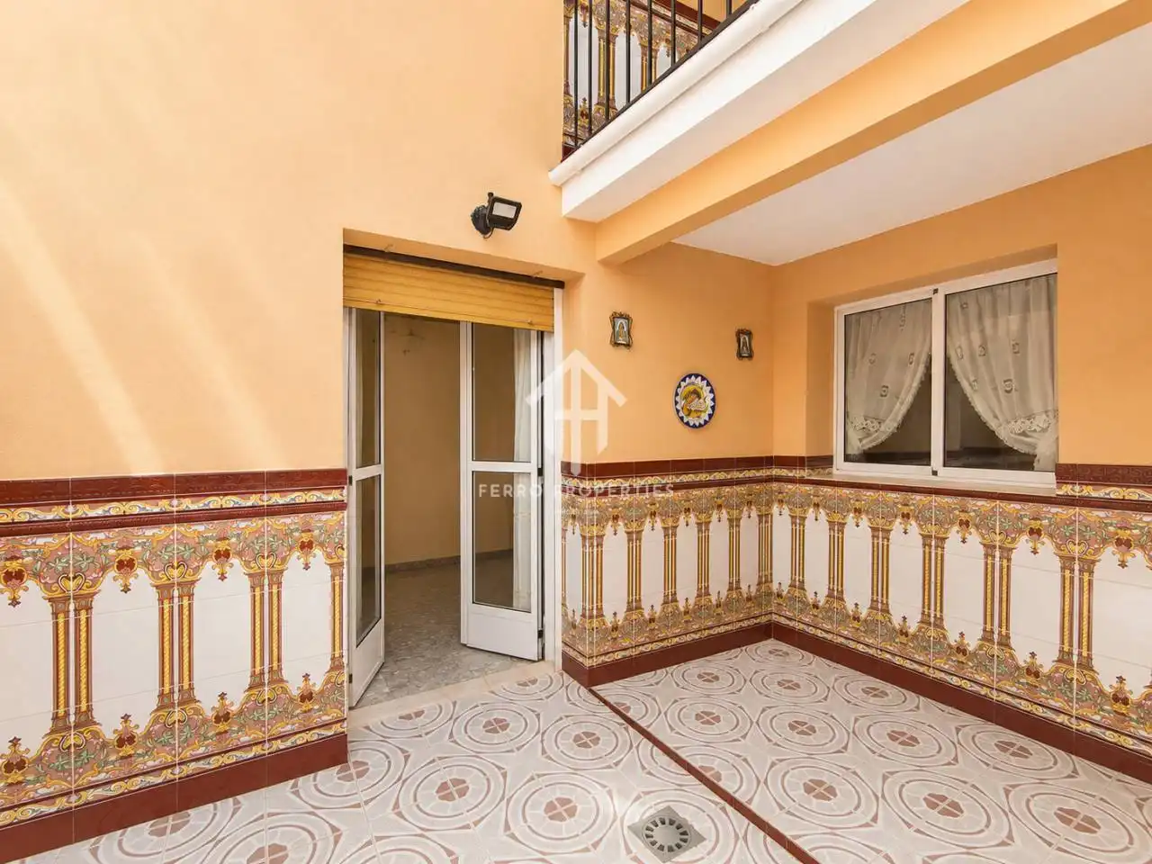 Vista exterior de Casa o xalet en venda en Priego de Córdoba amb Aire condicionat i Terrassa