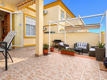 Rez-de-chaussée avec piscine à vendre à Orihuela Costa